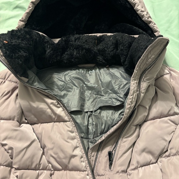 Calvin Klein Women's Puffer Jacket in Mauve - Picture 8 of 11